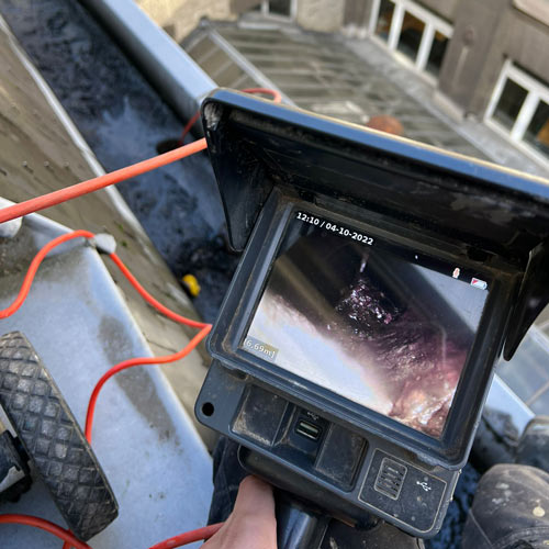 https://debouchage-goossens-ontstopping.be/wp-content/uploads/2025/01/inspection-camera-debouchage-corniche.jpg